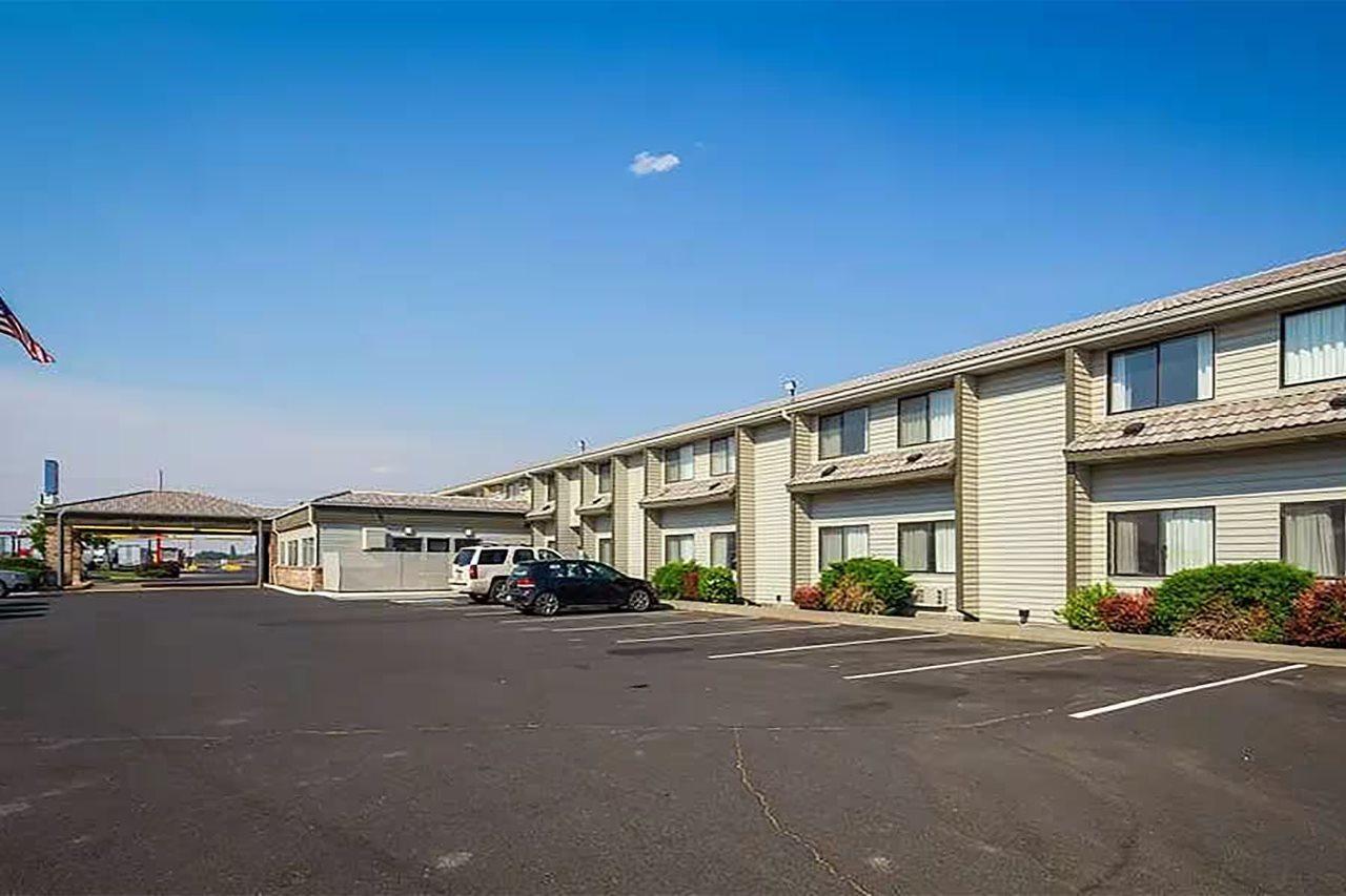 Moses Lake Hotel Exterior photo